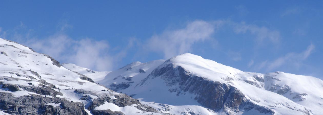 Clouds over the slopes – Skiing Cameraman & Ski Video Production